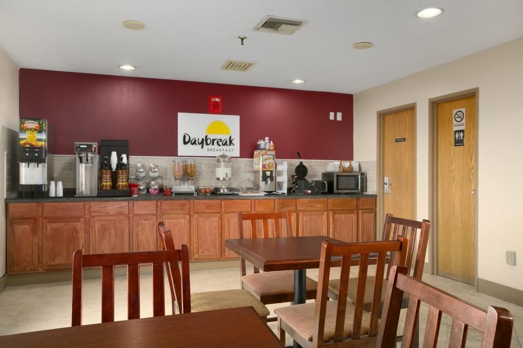 Days Inn By Wyndham Anderson In Restaurant foto