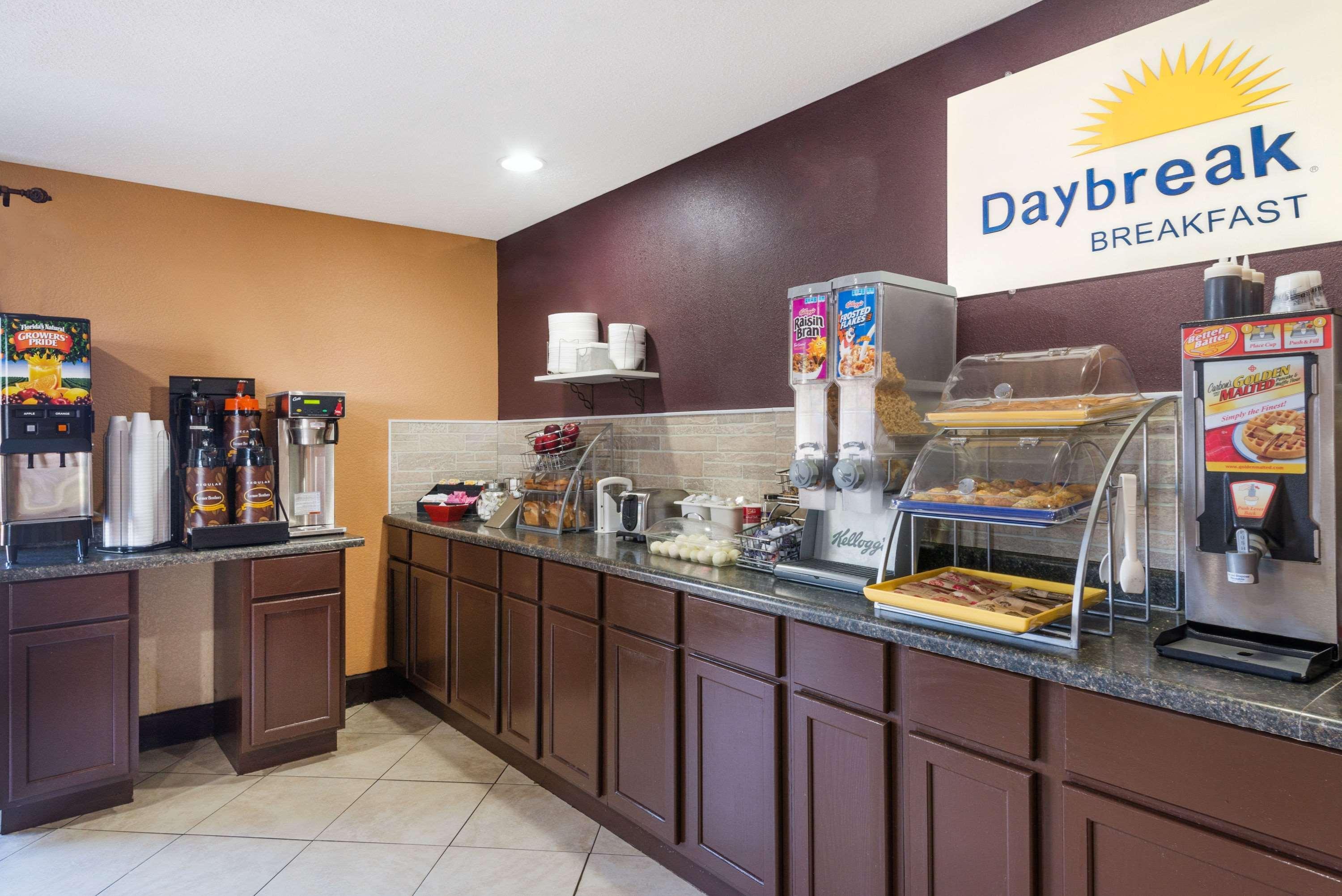 Days Inn By Wyndham Anderson In Buitenkant foto